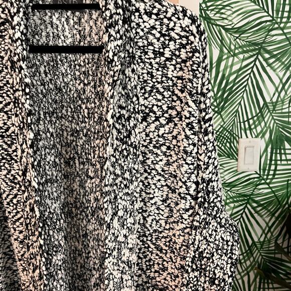 ASTR The Label Black & White Marled Cardigan Sweater Size small - Picture 3 of 8